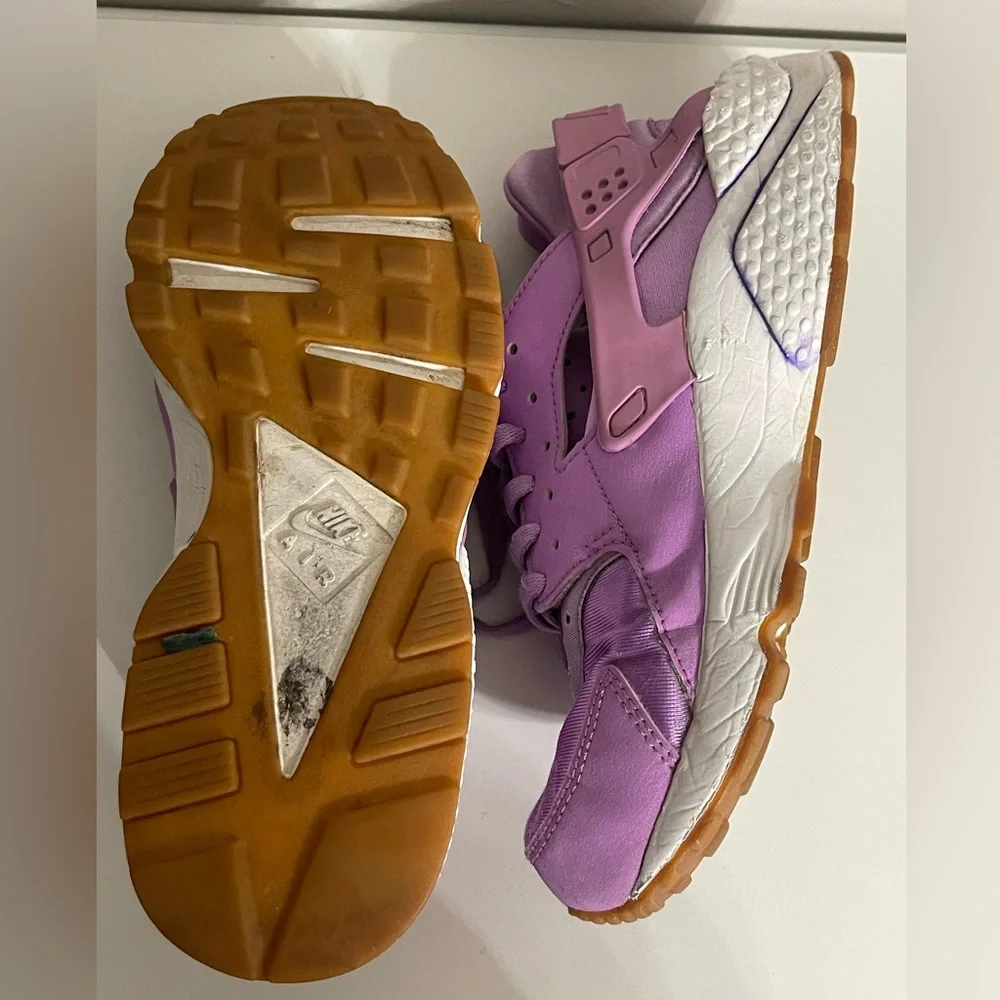 Nike Girls Purple Sneakers Size‎ 6